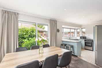 12B Lochmore St, Bishopdale