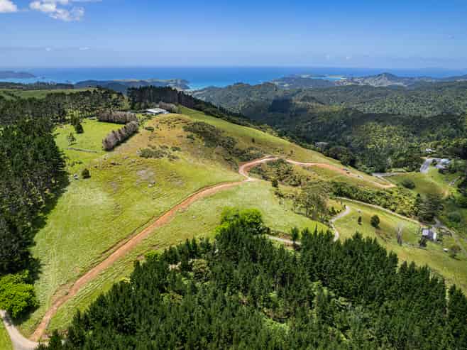 1403 Russell Road, Helena Bay