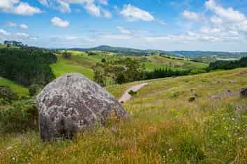1403 Russell Road, Helena Bay