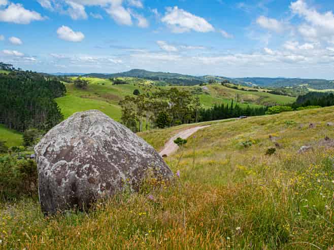 1403 Russell Road, Helena Bay