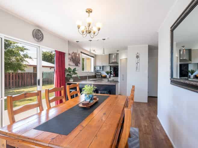 12 Hollis Place, Brightwater