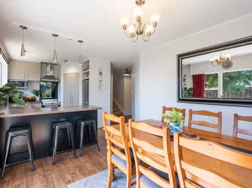 12 Hollis Place, Brightwater