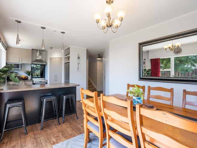 12 Hollis Place, Brightwater