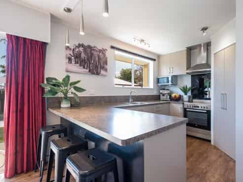 12 Hollis Place, Brightwater