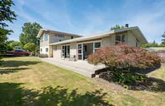 12 Hollis Place, Brightwater