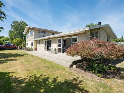 12 Hollis Place, Brightwater