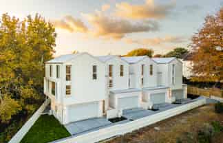 2/2 Woodstock Road, Fairfield