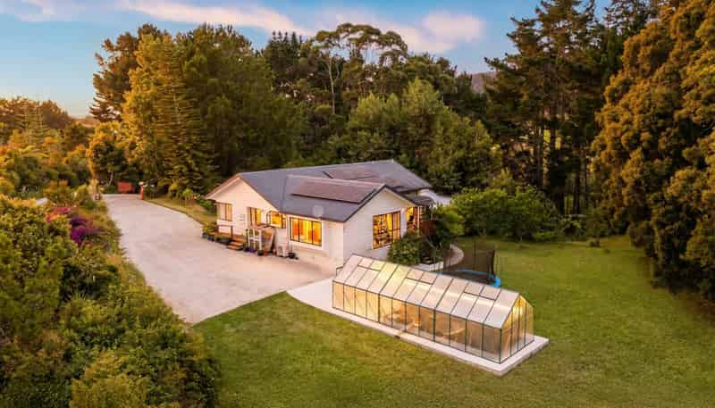 1041a Scenic Drive North, Swanson