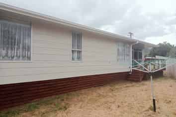 b/3 Surrey St, Waihi