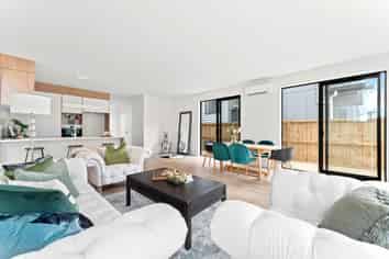 21 Bronzewater Drive, Silverdale