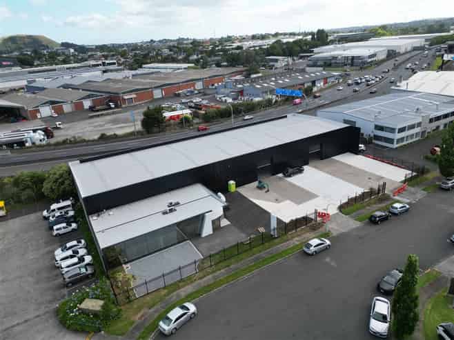 Modern Warehouse in Sylvia Park Precinct