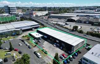 Modern Warehouse in Sylvia Park Precinct