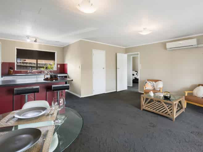 6B Washington Square, Paeroa