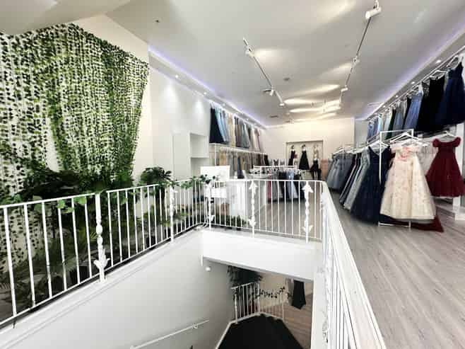 HUGE EXPOSURE, DISCOUNTED RENT
