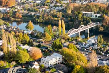 4/2 Woodstock Road, Fairfield