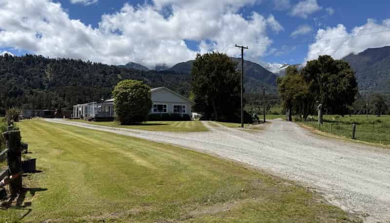 1627 Whataroa Highway, Whataroa