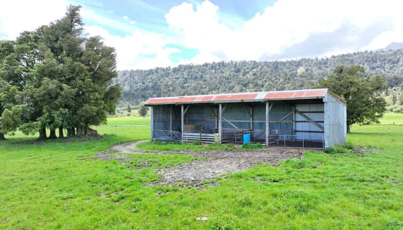 1627 Whataroa Highway, Whataroa