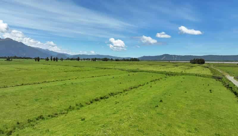 1627 Whataroa Highway, Whataroa