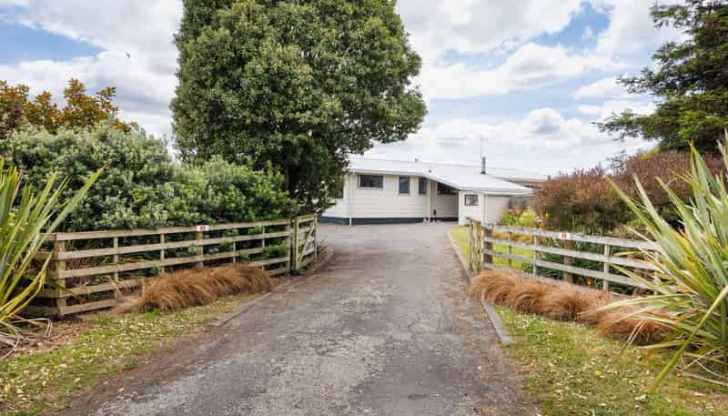 69 Reid Line East, Aorangi
