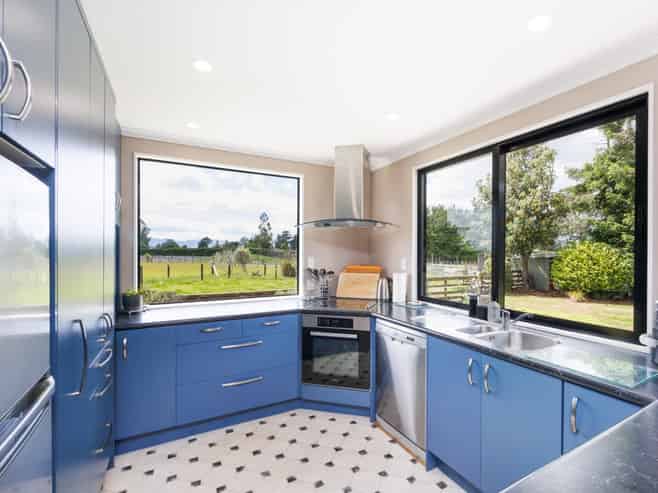 69 Reid Line East, Aorangi