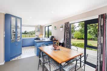 69 Reid Line East, Aorangi