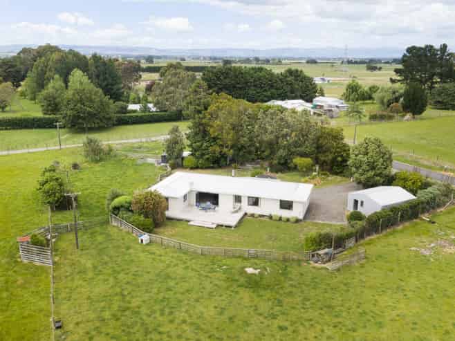 69 Reid Line East, Aorangi