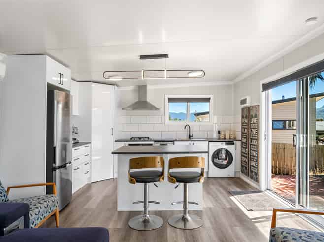 11 Ruataniwha Drive, Collingwood