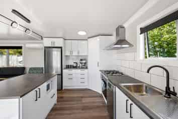 11 Ruataniwha Drive, Collingwood