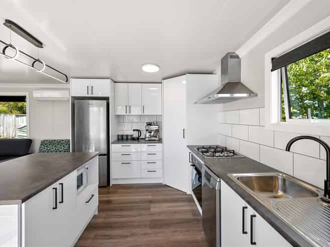 11 Ruataniwha Drive, Collingwood