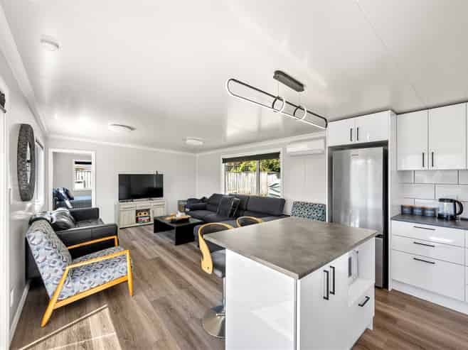 11 Ruataniwha Drive, Collingwood