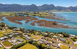 11 Ruataniwha Drive, Collingwood