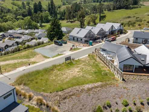 9 Hill Tops Way, Stoke