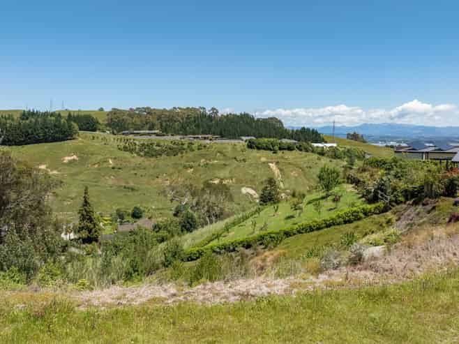 9 Hill Tops Way, Stoke