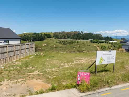 9 Hill Tops Way, Stoke