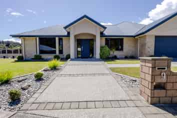 9 Westvale Drive, GREYMOUTH