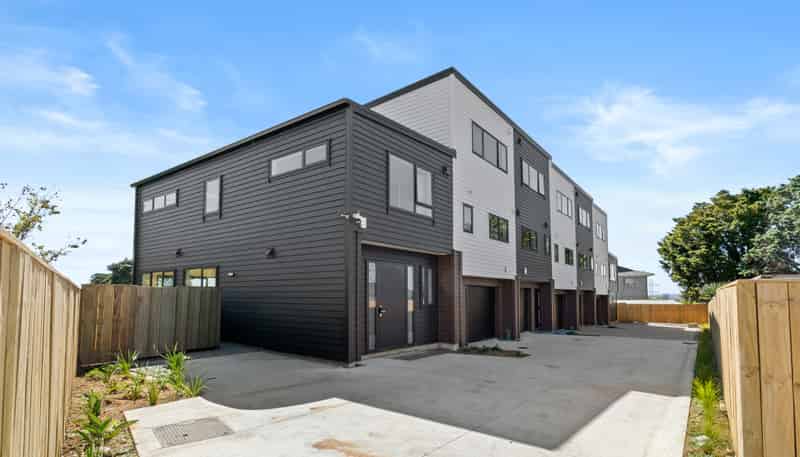 1/22 Cherry Tree Place, Massey