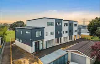 1/22 Cherry Tree Place, Massey