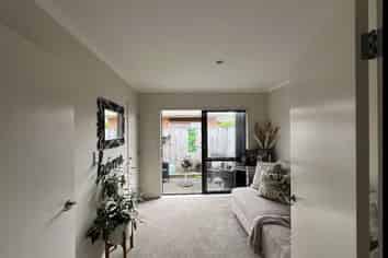4/9 Fuller Close, Levin