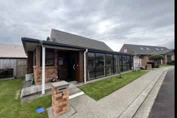 4/9 Fuller Close, LEVIN