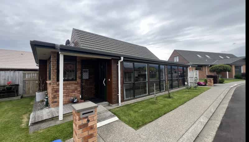 4/9 Fuller Close, LEVIN