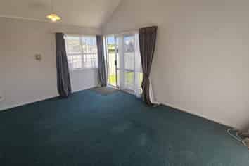 2/95 McLean Street, Waitara