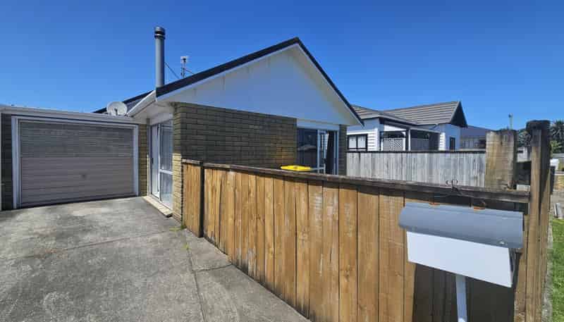 2/95 McLean Street, Waitara