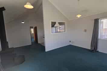 2/95 McLean Street, Waitara