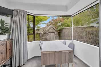 8 Parklane Place, Weston