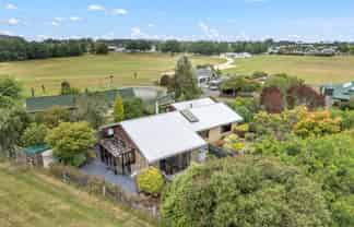 8 Parklane Place, Weston