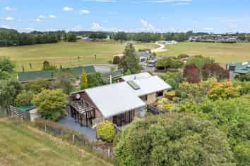 8 Parklane Place, Weston