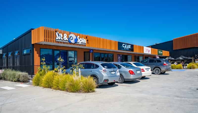 Unit 2/650 Lake Terrace, Wharewaka