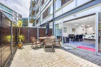 221/125 Customs Street, Auckland Central