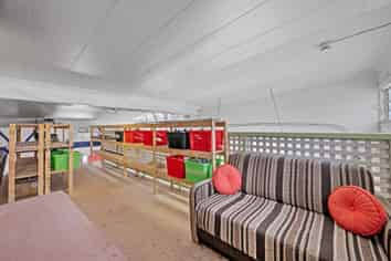 Centre Business District For Lease