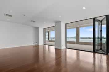 304/2 Ruskin street, Parnell